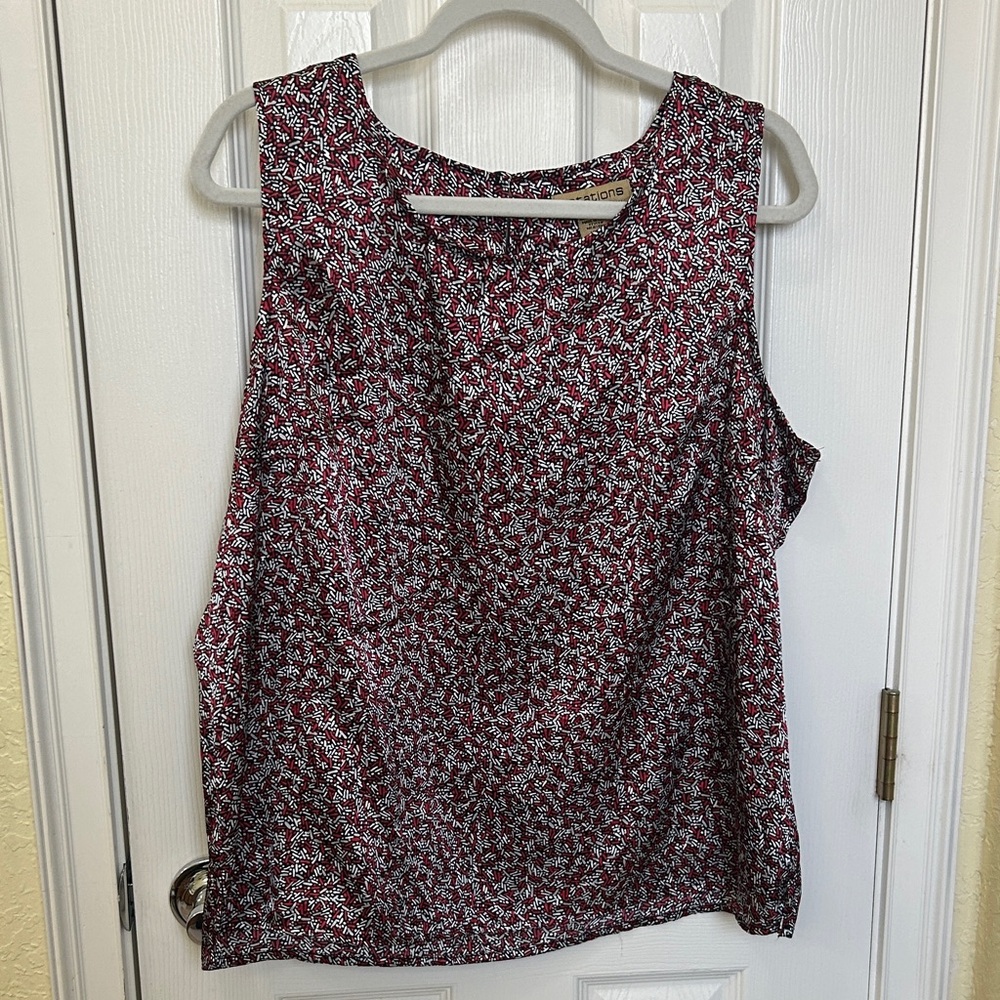Aventura Floral Sleeveless Blouse - Black and Red